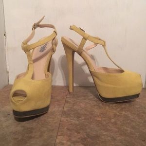 Charlotte Russe yellow suede platform heels sz 7